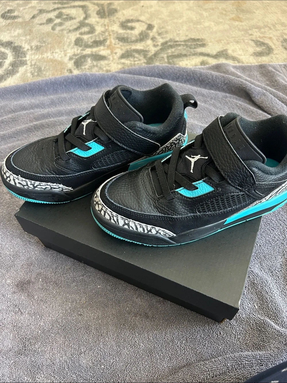 Jordan Kids' Spizike Black & Teal Low-Top Basketball Sneakers
